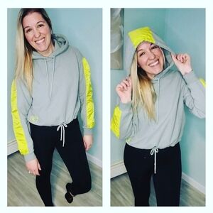 Women's Savvi Kennedy Hoodie – Size Small – Alpine Frost/ Bitter Lemon